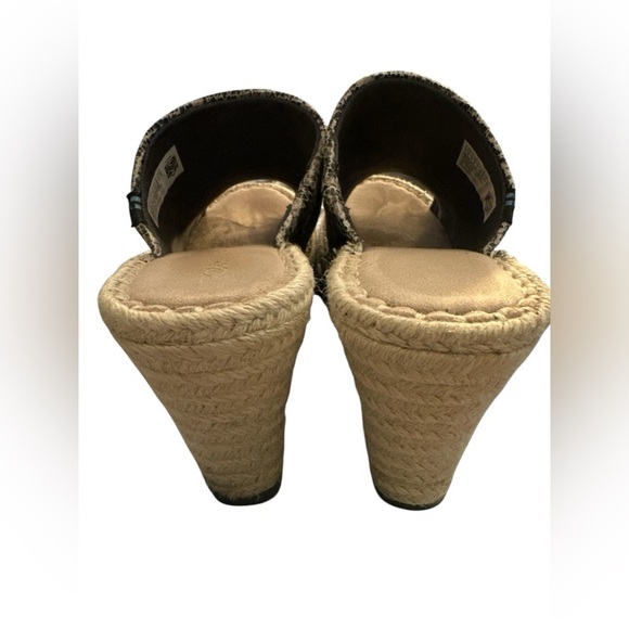 Toms Womens size 9 M Faux Leather snake print wedges mules - Picture 3 of 9